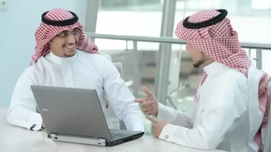 ناشط سعودي يحذر من الوظائف المعلن عنها إلكترونيًا و